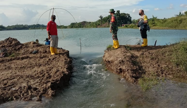 Beredar Video Tanggul Eks Tambang Jebol di Samarinda, Air Meluber ke Jalan M Said Kelurahan Lok Bahu