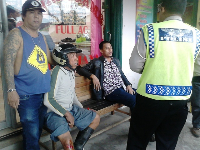 BREAKING NEWS - Gara-Gara Nyalip Honda Jazz, Pakde Mencium Aspal