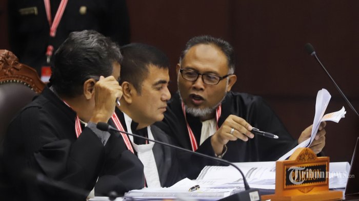 Hakim MK Saldi Isra Sebut Kuasa Hukum Prabowo-Sandi Terlalu Banyak Permintaan, Ini Penjelasannya