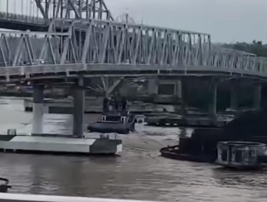 Breaking News: Terjadi Lagi, Jembatan Mahakam Samarinda Ditabrak Ponton Batu Bara