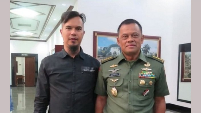 Tersebar Momen Ahmad Dhani 'Mendadak' Bertemu Jenderal Gatot, Netizen Jeli Temukan Kejanggalan Ini