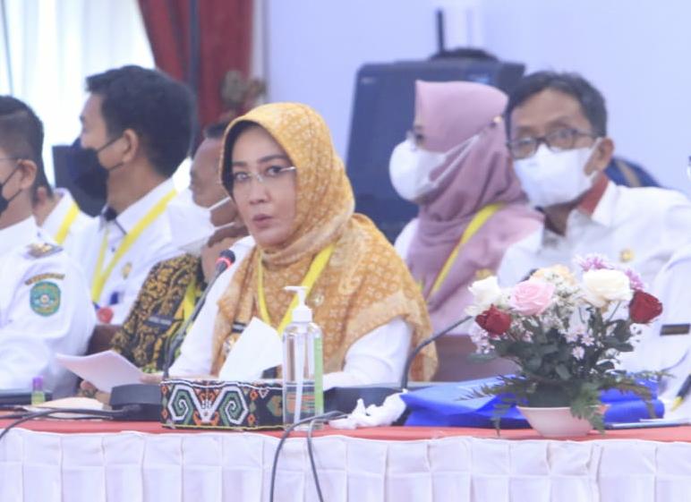 bupati-berau-sri-juniarsih-saat-penyampaian-klasifikasi-daerahnya-yang-masih.jpg
