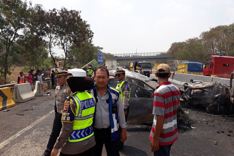 Satu Keluarga di Bekasi Jadi Korban Kecelakaan di Tol Cipularang, Berencana Liburan ke Ciwidey