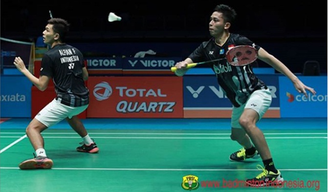 fajar-alfianmuhammad-rian-ardianto-menang-atas-anggaricky-di-singapore-open-2019.jpg