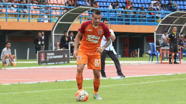 flavio-beck-junior-membela-pbfc-beberapa-waktu-lalu_20161025_223917.jpg