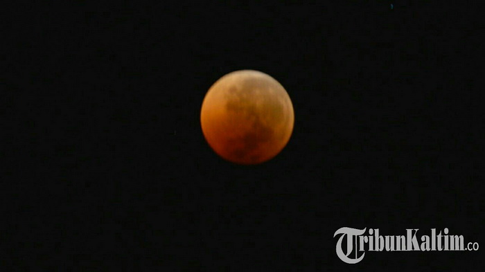 gerhana-bulan-total-di-balikpapan_20180728_085448.jpg