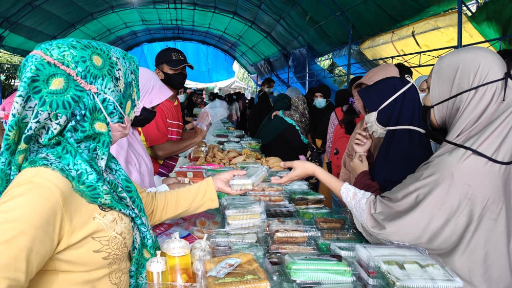 Lima Menu Andalan Buka Puasa Paling Diburu Warga Bontang di Pasar Ramadhan