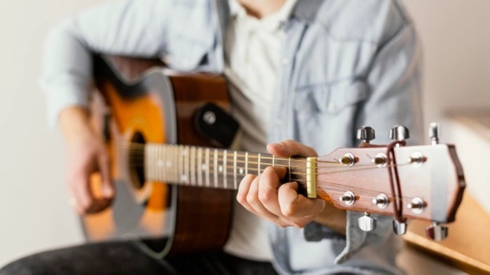 Chord Lagu Tolong - Budi Doremi: Tolong Katakan pada Dirinya, Lagu Ini Kutuliskan Untuknya