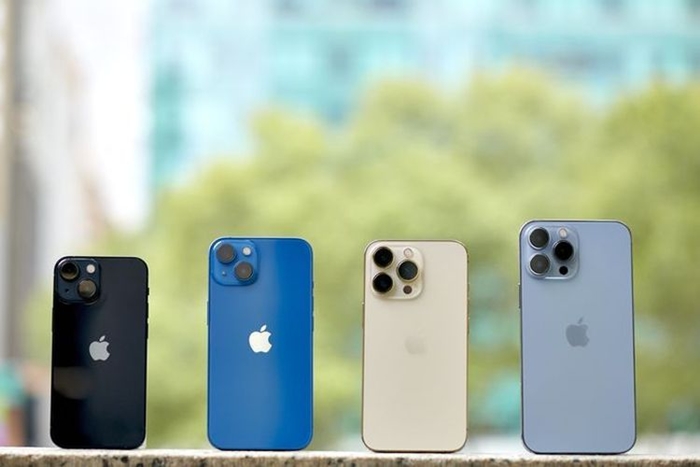 iphone-13-series-cnet.jpg