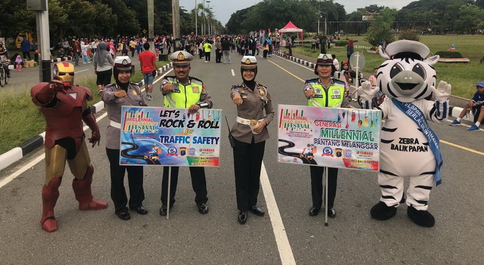Iron Man & Zebra Curi Perhatian Warga Balikpapan, Polisi Ajak Masyarakat jadi Pelopor Lalu Lintas