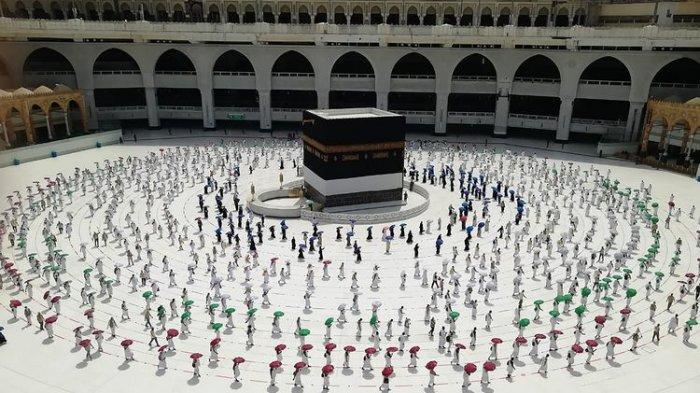 jemaah-mengelilingi-kabah.jpg