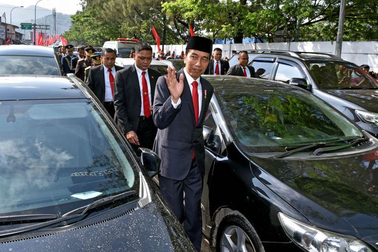 jokowi-jalan-kaki_20171005_183542.jpg