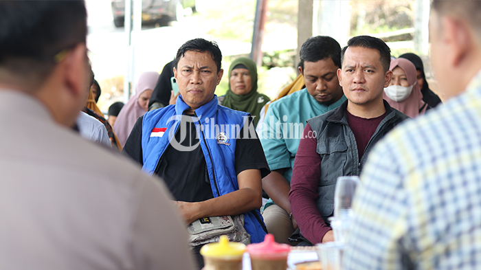 FOTO-FOTO: Momen Jumat Curhat antara Kapolresta Balikpapan dengan Warga Graha Indah - jumat-curhat-bersama-kapolresta-balikpapan-dengan-warga-graha-indah_03.jpg