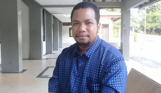 Berjuang di Tengah Keterbatasan, Petugas Cleaning Service Ini Berhasil Lulus Pendidikan Magister