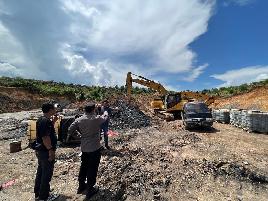 2 Pelaku Tambang Batu Bara Ilegal di Sekitar IKN Diamankan, 1 Ekskavator dan 6 Truk Diamankan