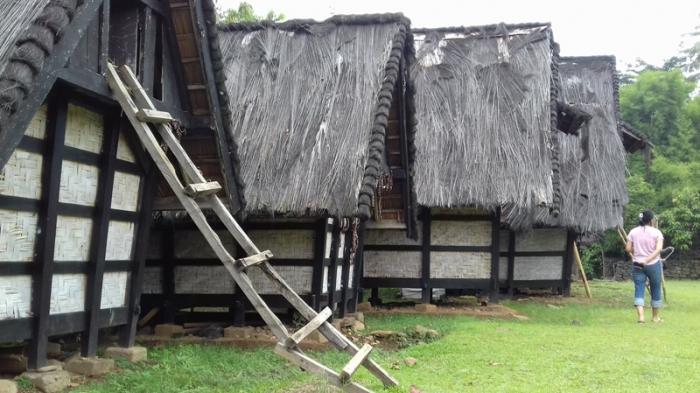 Berwisata Sambil Belajar Budaya Sunda di Sindang Barang