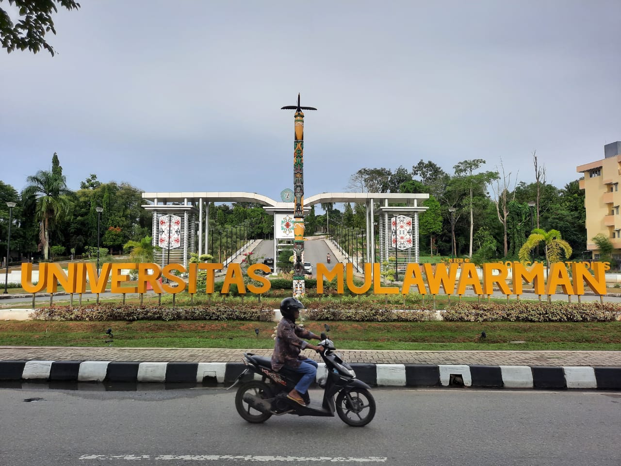kampus-unmul-smd-buka-daftar.jpg