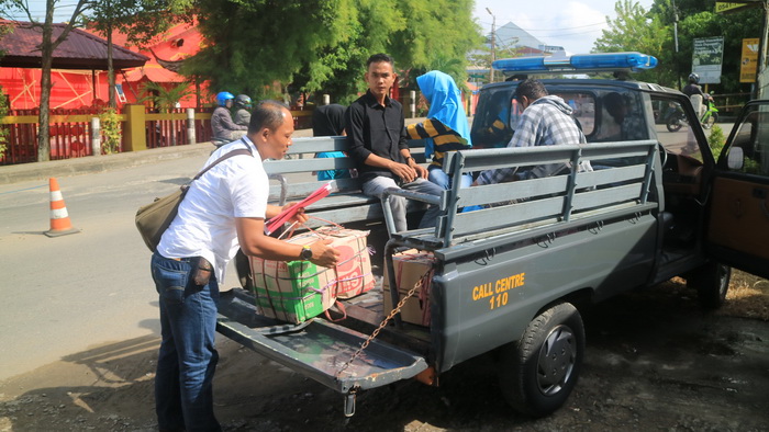 Sopir Angkot Mogok Massal, Jangan Khawatir Ada Mobil Petugas Yang Siap Antar Penumpang