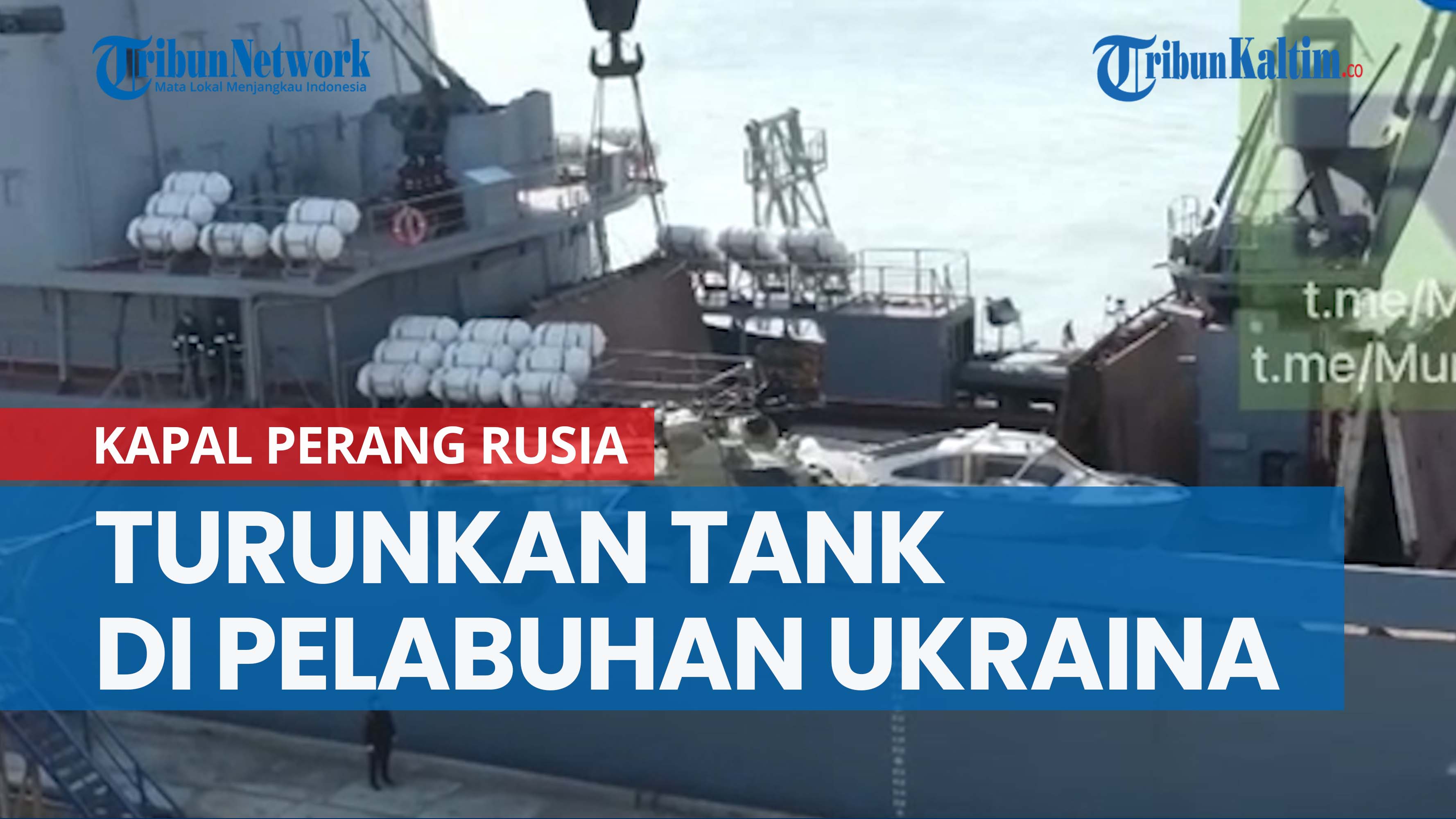 kapal-perang-rusia-bersandar-di-pelabuhan-ukraina-turunkan-tank-dan-peralatan-perang.jpg