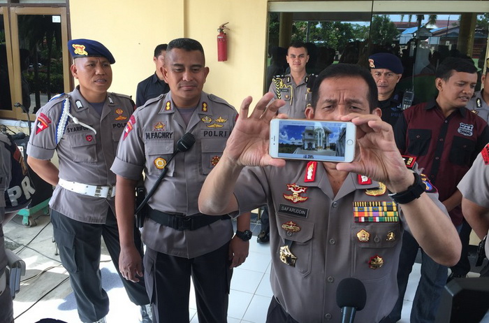 kapolda-perlihatkan-rumah-mewah_20170320_125836.jpg