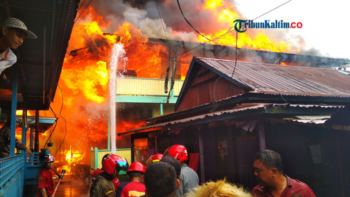 kebakaran-di-panjaitan-samarinda_20170910_145509.jpg