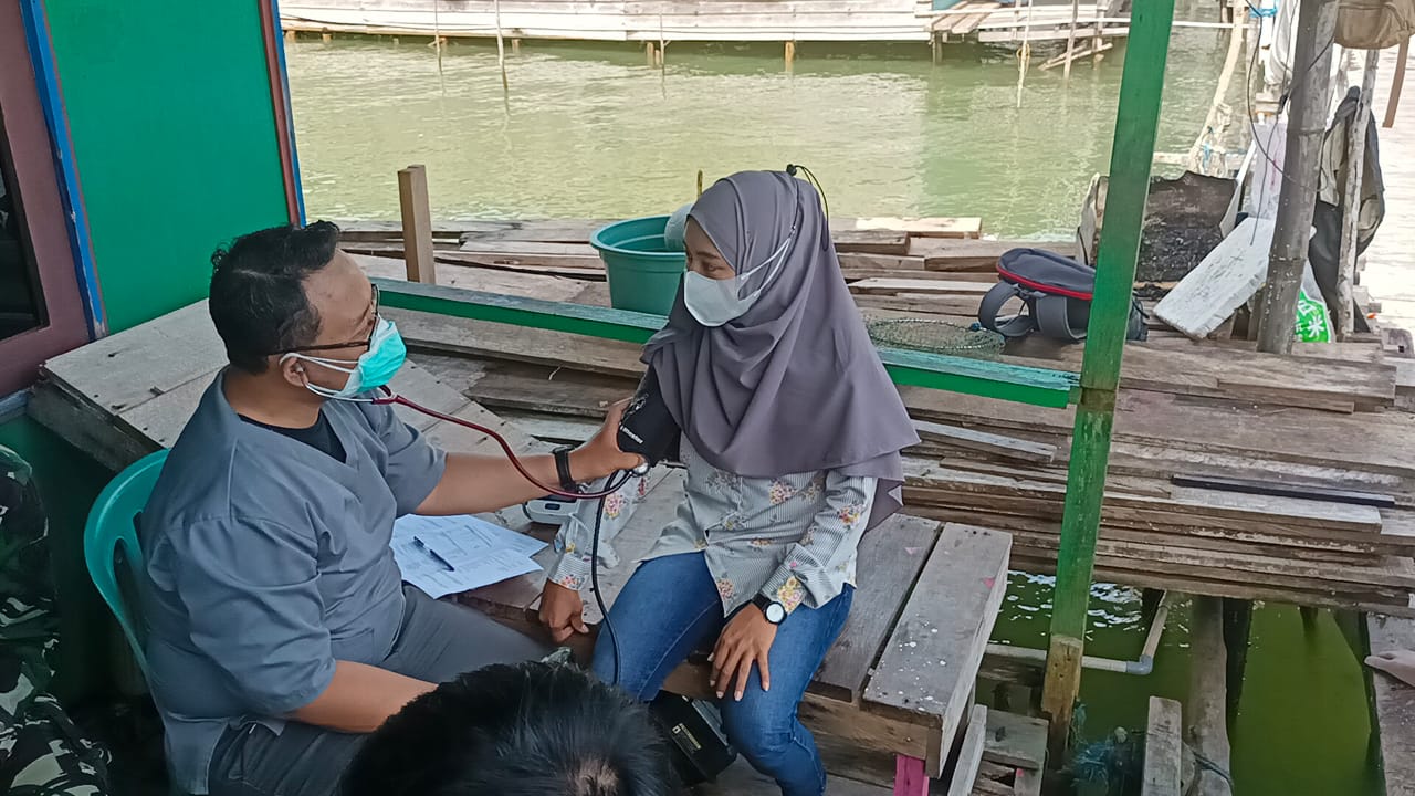 kegiatan-vaksinasi-menyasar-warga-di-pulau-sadau-rt-13-kelurahan-karang-harapan.jpg