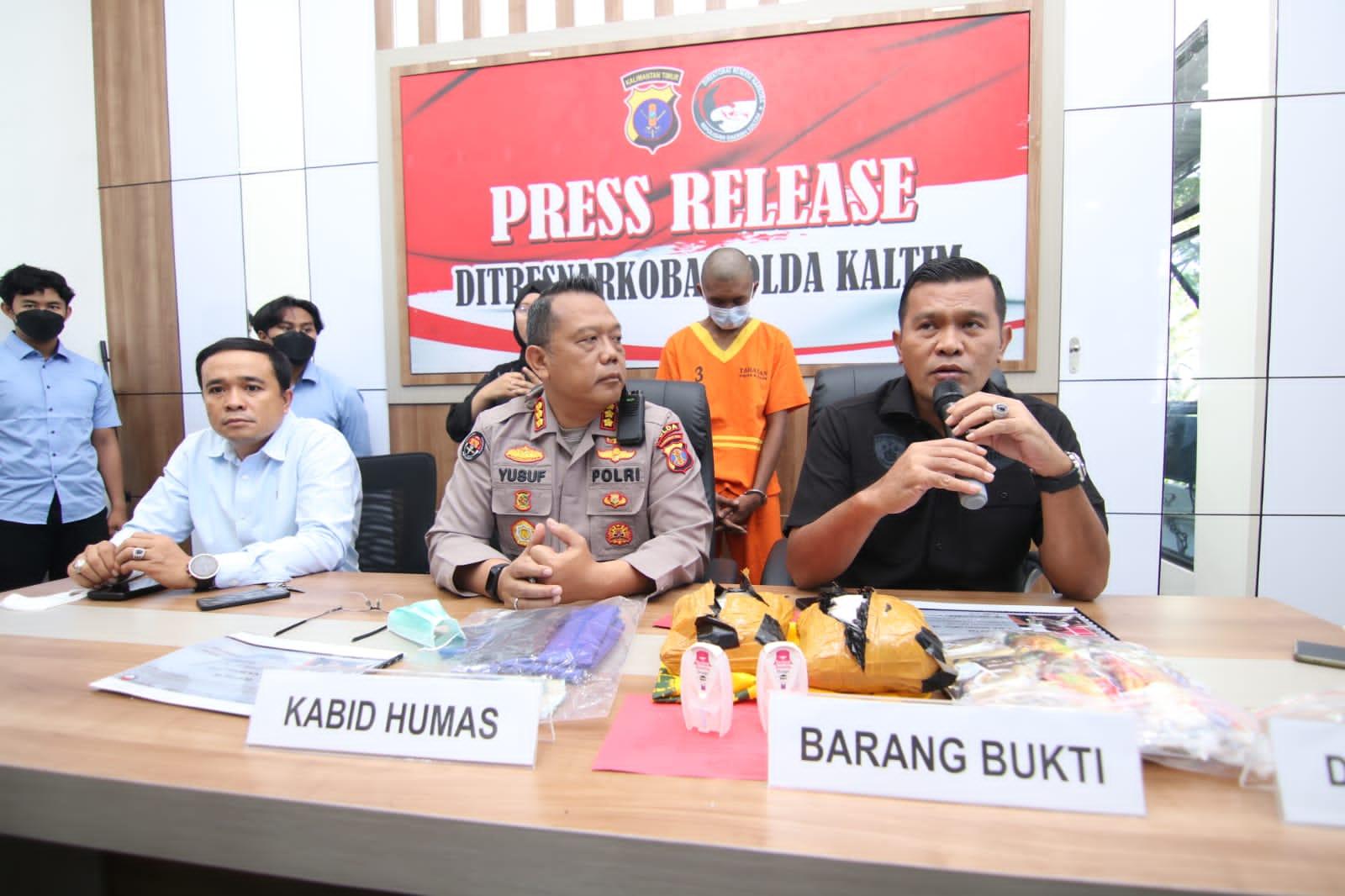 Bermodus Sistem Jejak, Ditresnarkoba Polda Kaltim Bekuk Kurir Sabu di Samarinda, Berusia 17 Tahun