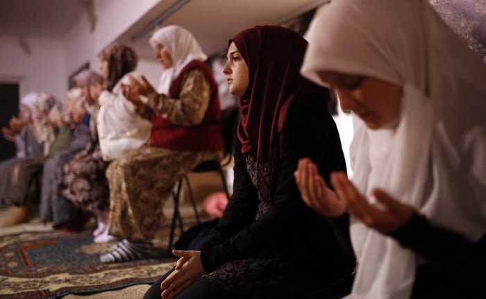 keluarga-muslim-bosnia_20160607_122052.jpg
