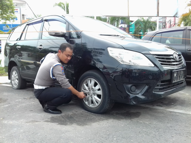 BREAKING NEWS: Parkir di Badan Jalan, Kendaraan Bakal Diderek, Jalan Steril Sambut Jokowi