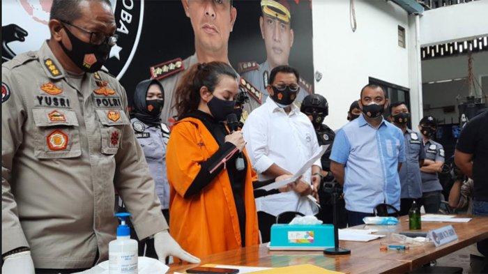 Kenakan Baju Tahanan Oranye, Reza Artamevia: Izinkan Saya Minta Minta Maaf pada Aaliyah dan Zahwa