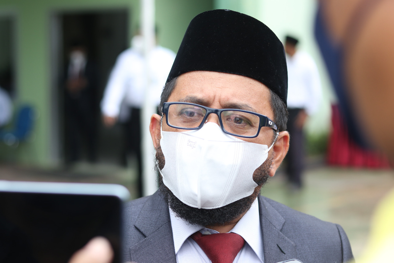 kepala-kantor-kemenag-balikpapan-johan-marpaung.jpg