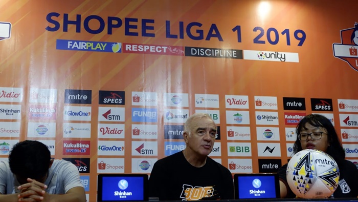 Mario Gomez Dapatkan Stopper Uruguay dan Striker Argentina, Arema FC Tetap Buru Jonathan Bauman?