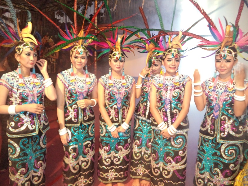 Darwis Siapkan Pesta Seni dan Budaya Lima Pulau