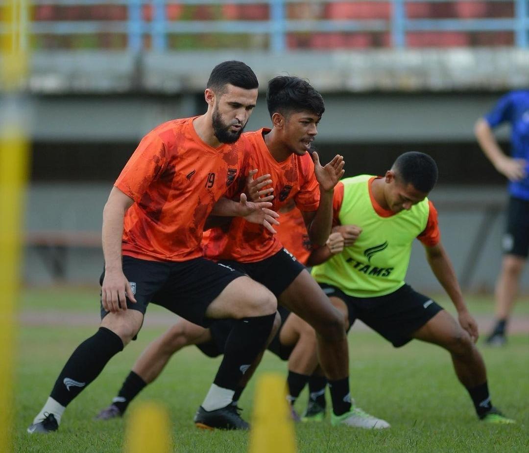 latihan-GOR-Segiri-Samarinda.jpg