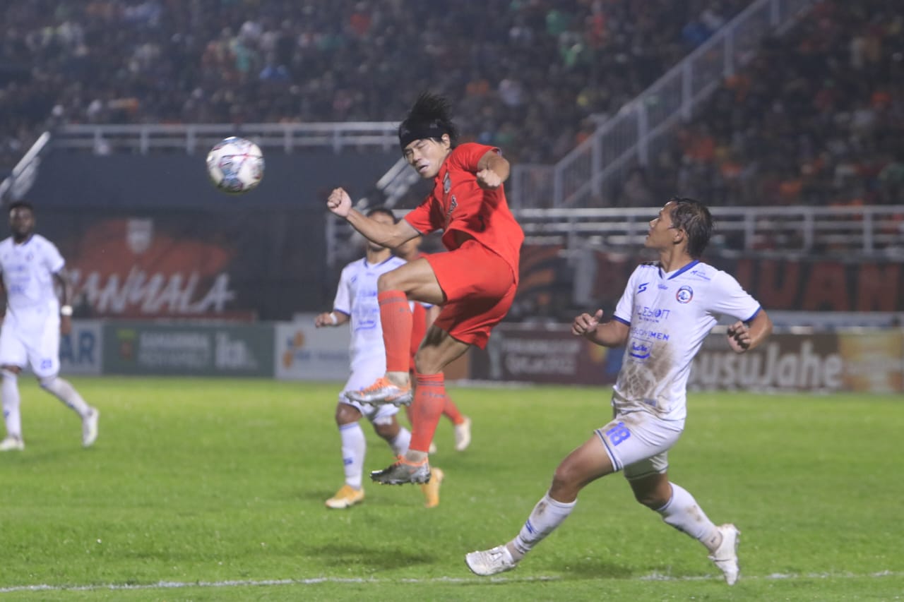 Imbas Kartu Kuning untuk Kei Hirose, Wasit di Laga Borneo FC vs Persebaya Diparkir 8 Pekan Liga 1