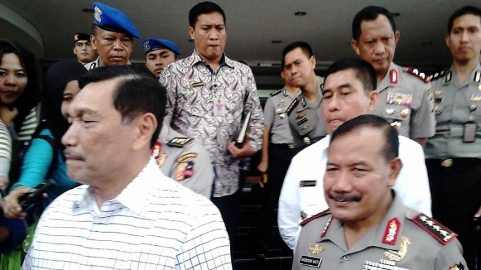 Menteri Luhut Bantah Ada Dua Terduga Teroris yang Melarikan Diri