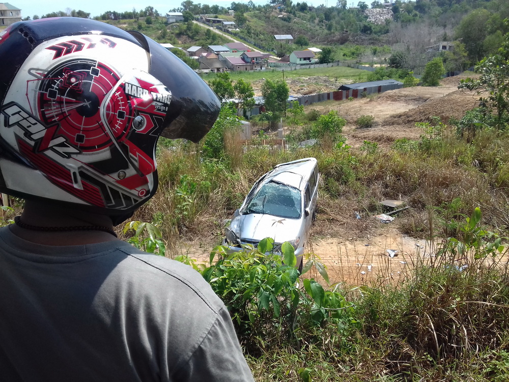 VIDEO – Mobil Terjun Kejurang Saat Penghitungan Suara