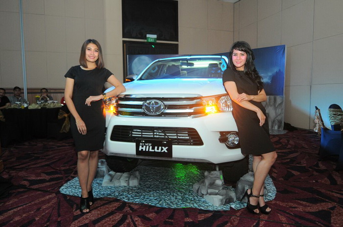 Toyota Lakukan Penyegaran pada Hilux, Bentuknya Lebih Kokoh