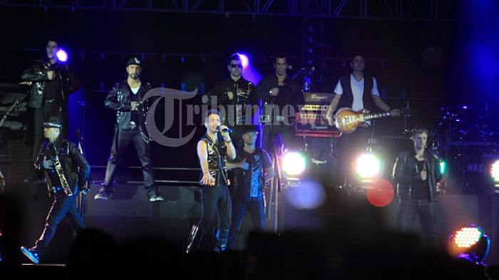 new-kids-on-the-block-dan-backstreet-boys.jpg
