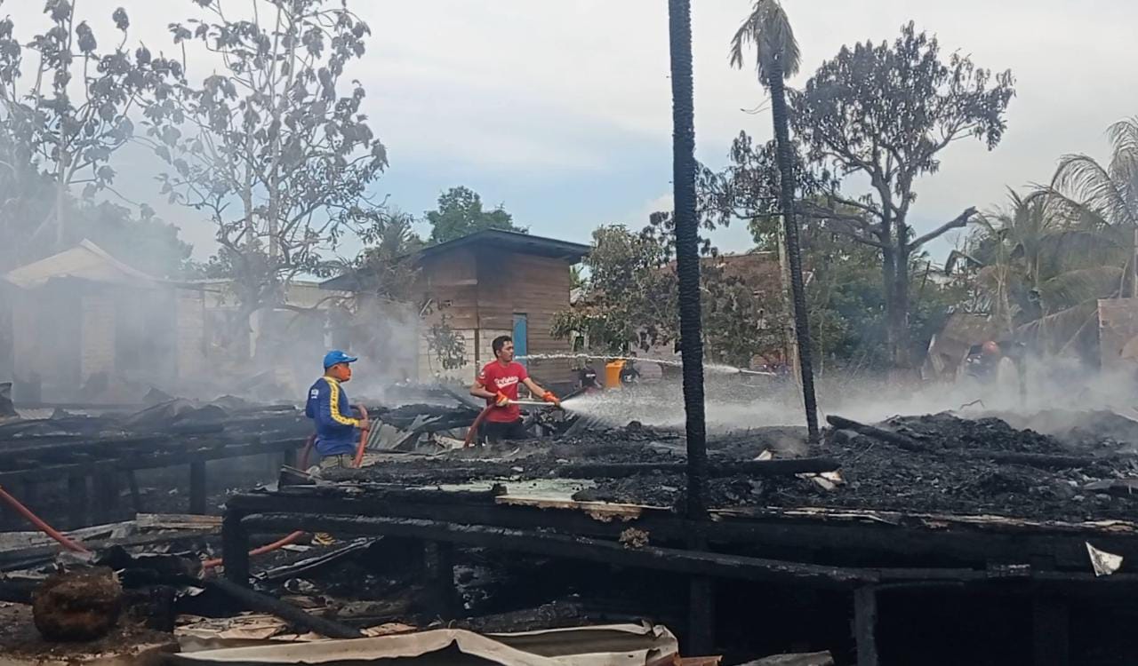 Warga Bentuk Posko Peduli Korban Kebakaran Malinau Hilir, Terima Sembako dan Pakaian Layak Pakai