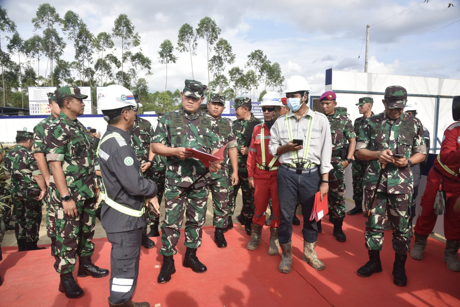 panglima-tni-laksamana-yudo-margono-meninjau-lokasi-pembangunan-mabes-tni.jpg