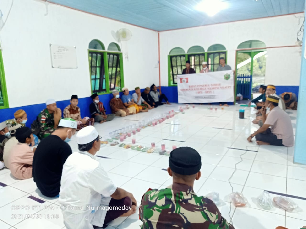 Berbagi Kasih, KKSS Mahulu Buka Puasa Bersama Bersama Masyarakat Long Melaham