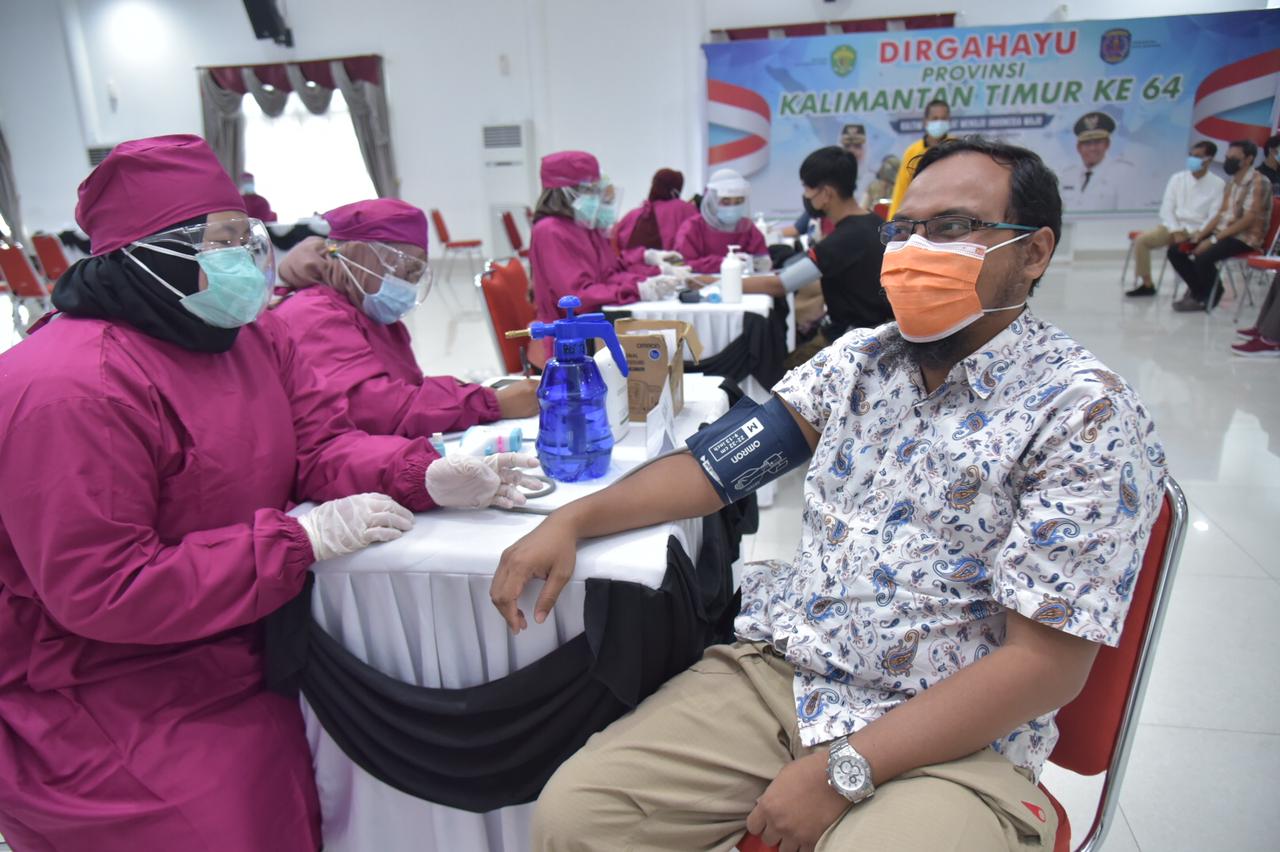 pelaksanaan-vaksinasi-di-gedung-pendopo-rumah-jabatan-wali-kota-bontang-beberapa-waktu-lalu0.jpg