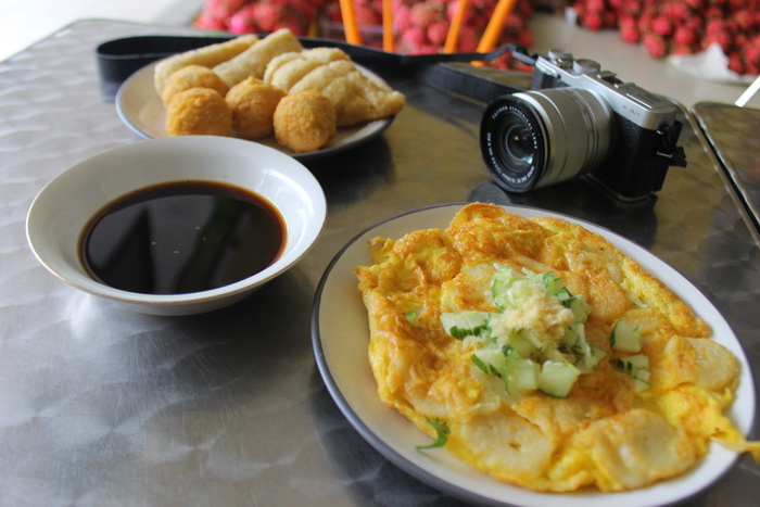 Gurihnya Pempek Lenggang Berpadu Cuko Khas Palembang