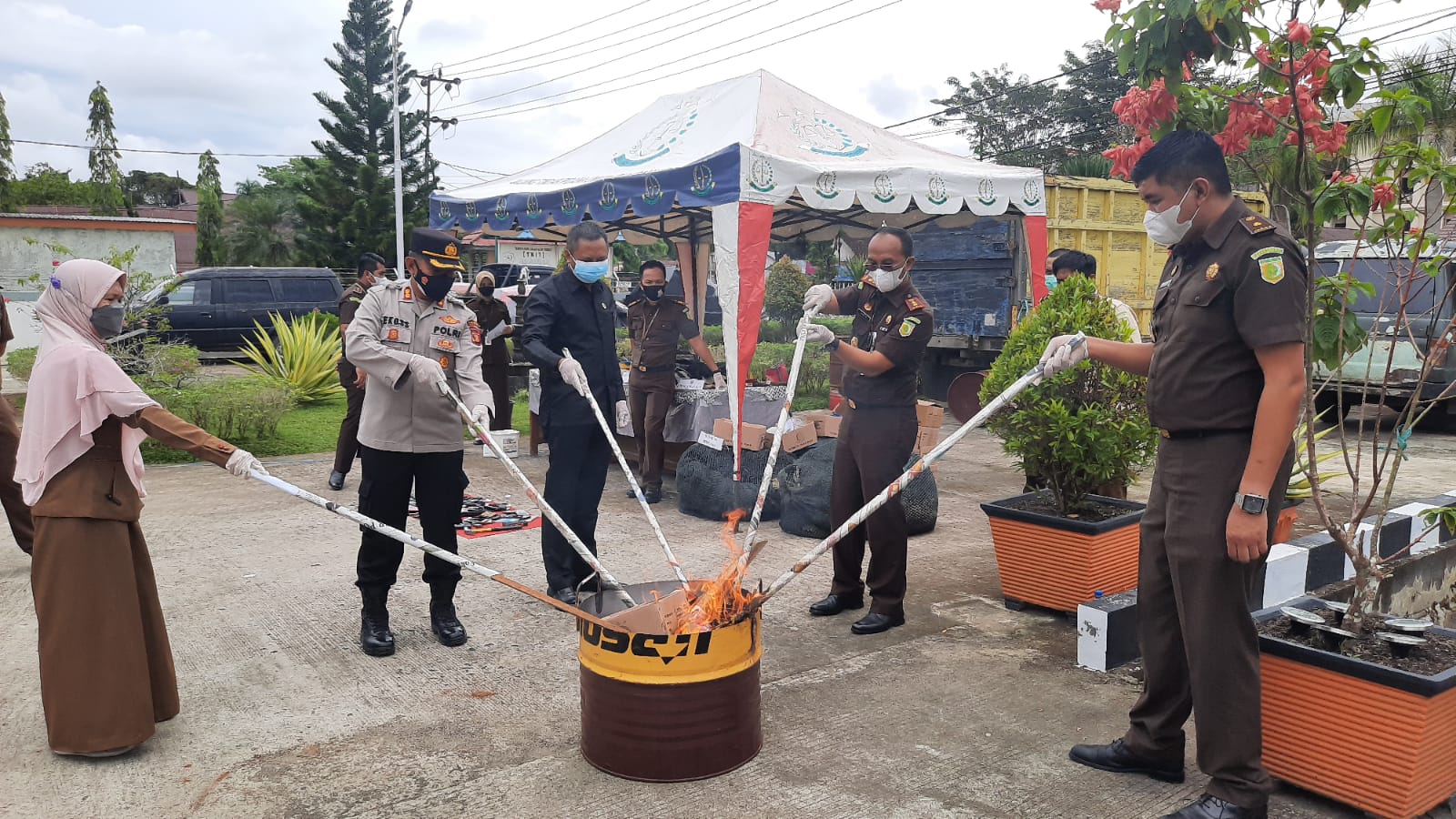 Kejari Paser Musnahkan Ribuan Alat Bukti Tindak Pidana Umum, Kasus Narkotika Masih Mendominasi
