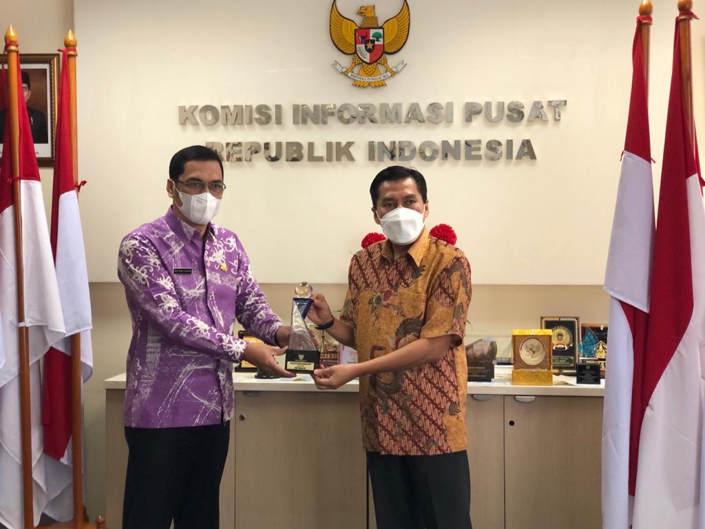 Kaltim Raih Anugerah Nasional Sebagai Badan Publik Informatif dari Komisi Informasi Pusat