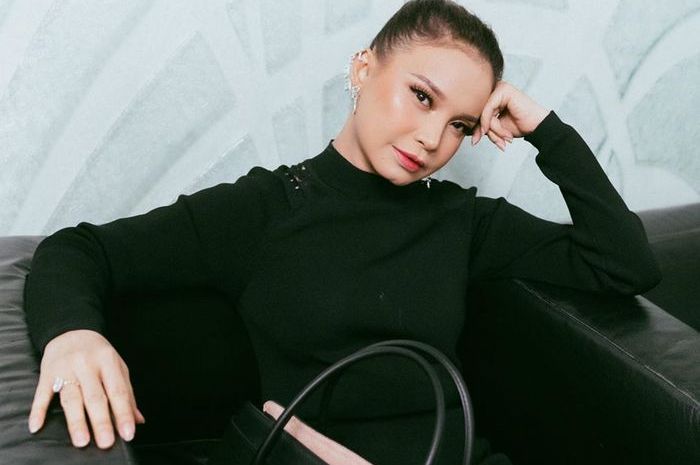 Chord Lagu Kini dari Rossa: Dan Tak Seindah Cinta yang Lalu, Kunci Gitarnya Mudah Dimainkan