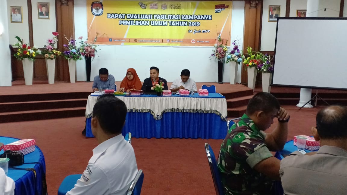 Alat Peraga Kampanye Terlalu Besar, Partai Golkar Paser Nilai Ini Merepotkan, Baru Dipasang Ambruk