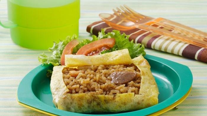 Resep Nasi Goreng Bungkus Telur, Bekal Sekolah Unik yang Bakal Bikin si Kecil Senang