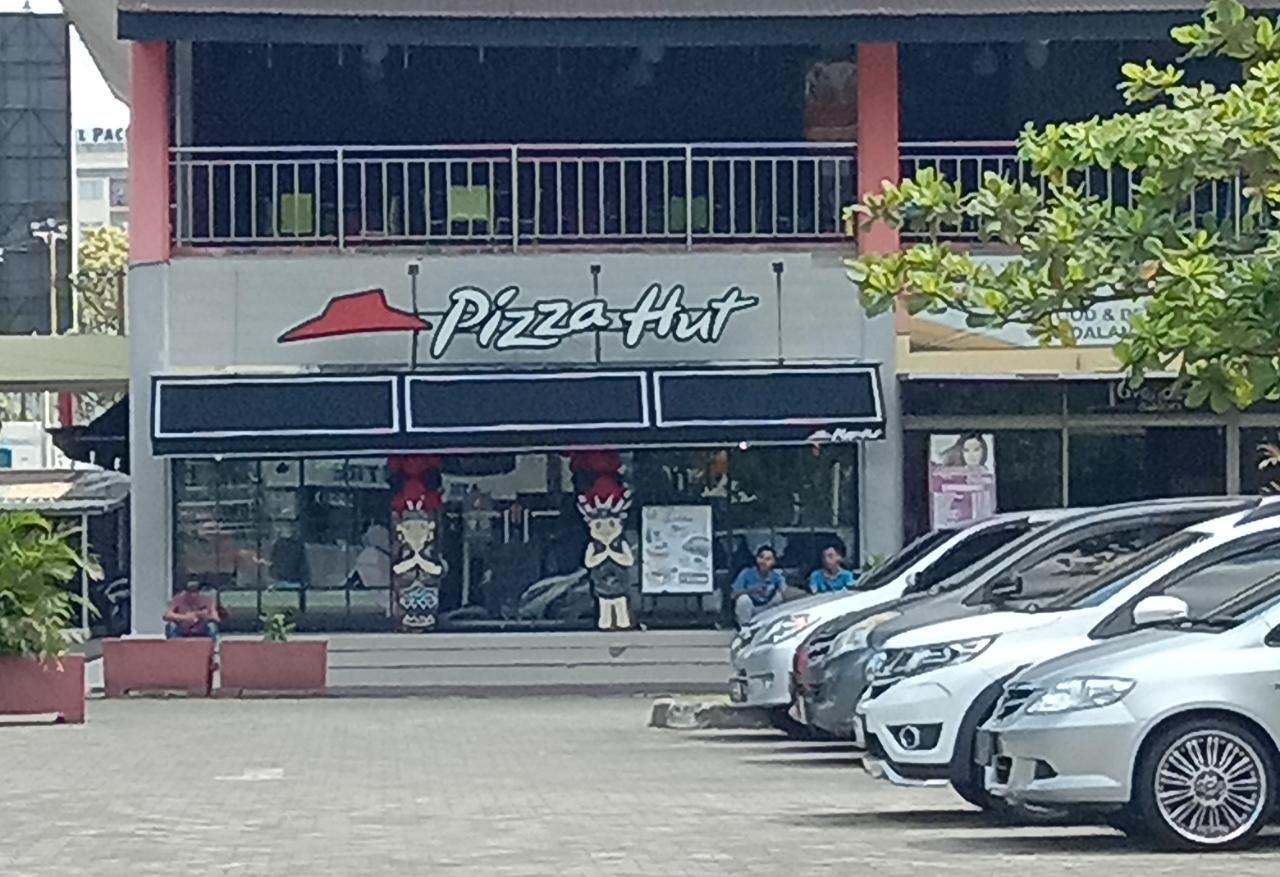 restoran-pizza-hut-2.jpg